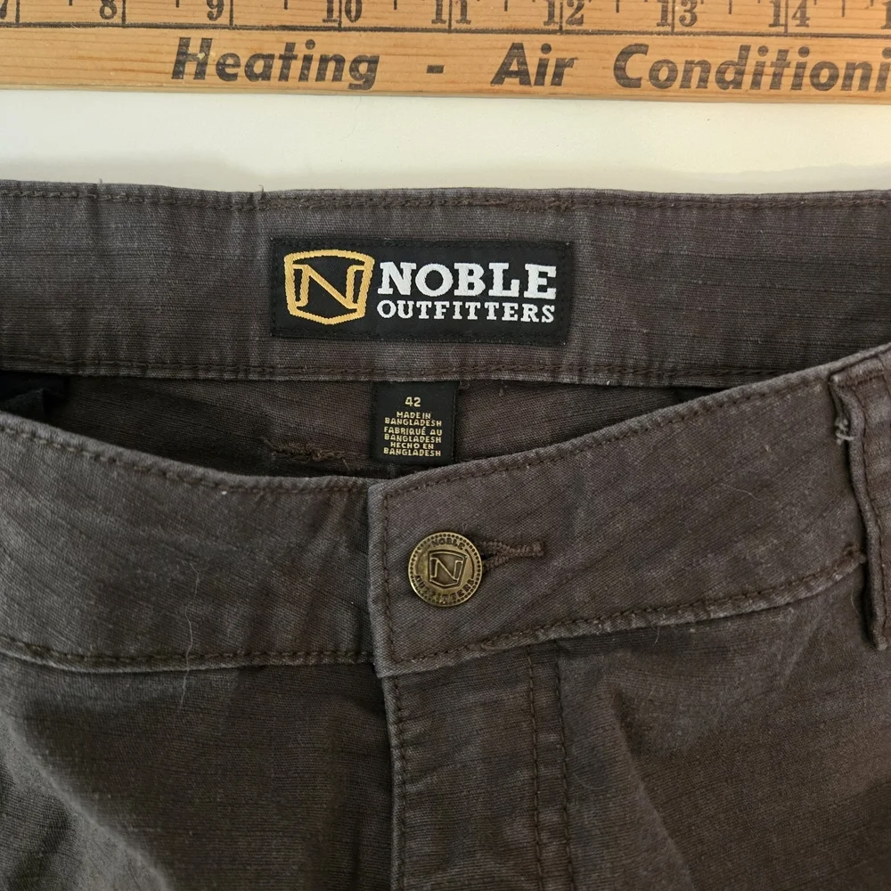 Men's Cargo Shorts in Dark Brown – Durable Everyday Utility